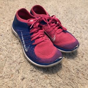 Size 7 women’s Nike’s